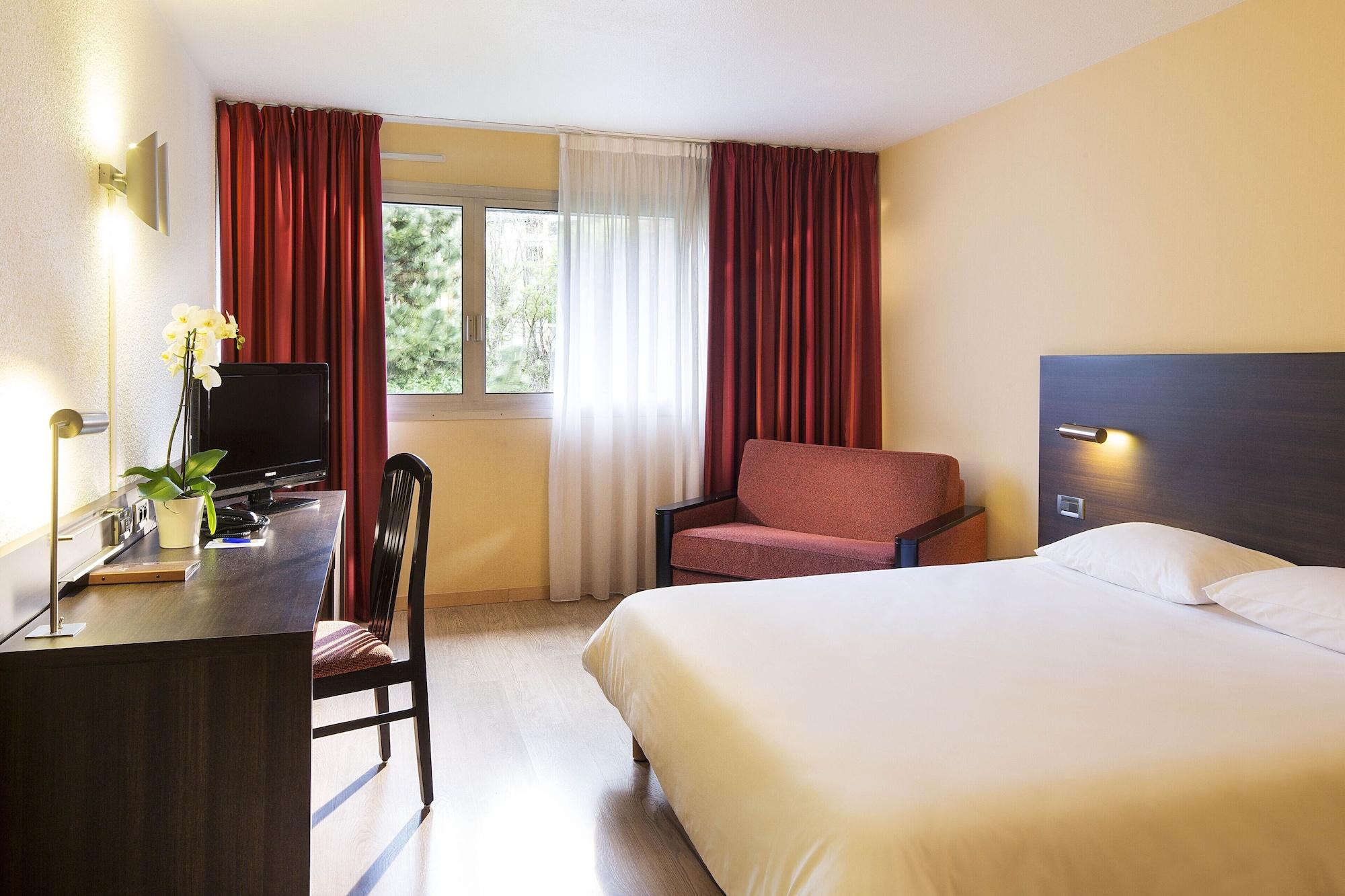 Oceania Quimper Hotel Exterior foto