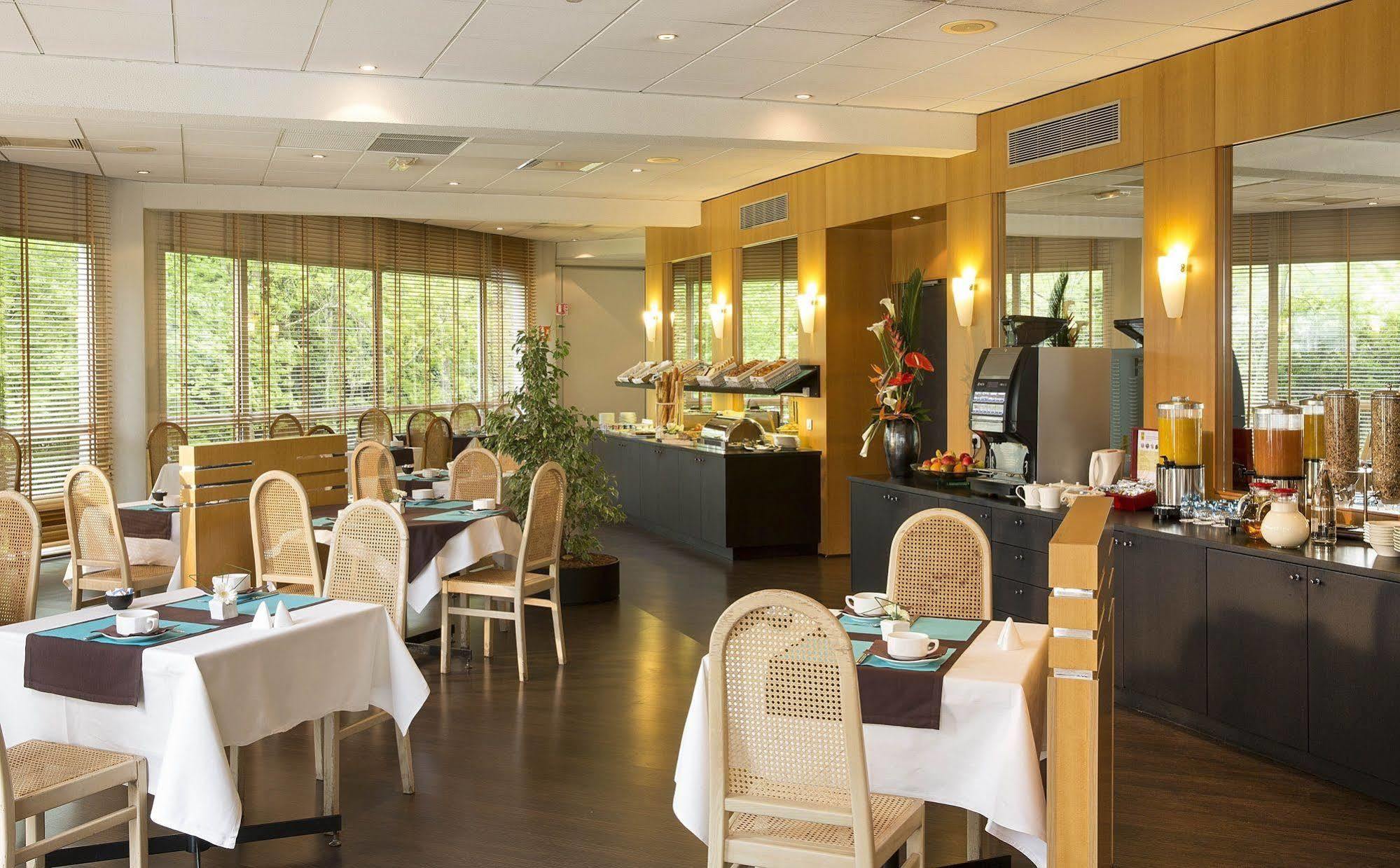 Oceania Quimper Hotel Exterior foto
